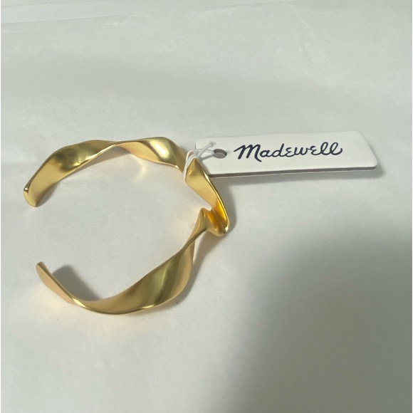 ⬇️🔴 MADEWELL gold plated twisted artisan bangle bracelet - Picture 4 of 10